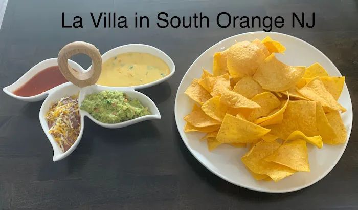 La Villa Mexican and Salvadoran Food Picture 1