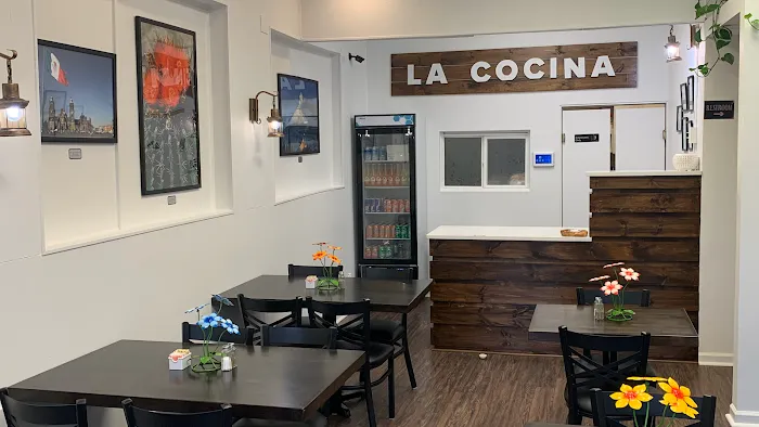 La Villa Mexican and Salvadoran Food Picture 8