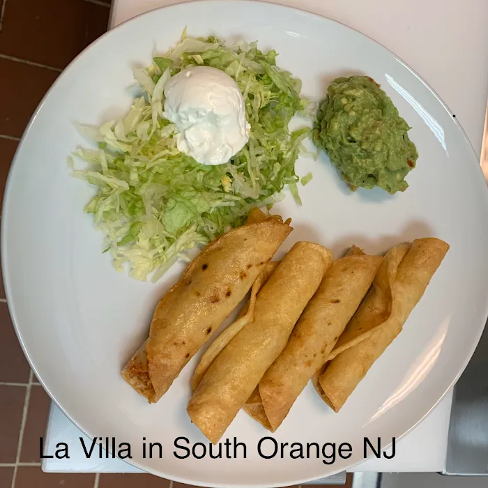La Villa Mexican and Salvadoran Food Picture 10
