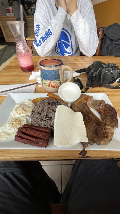 Guanaticos Restaurant Picture 1