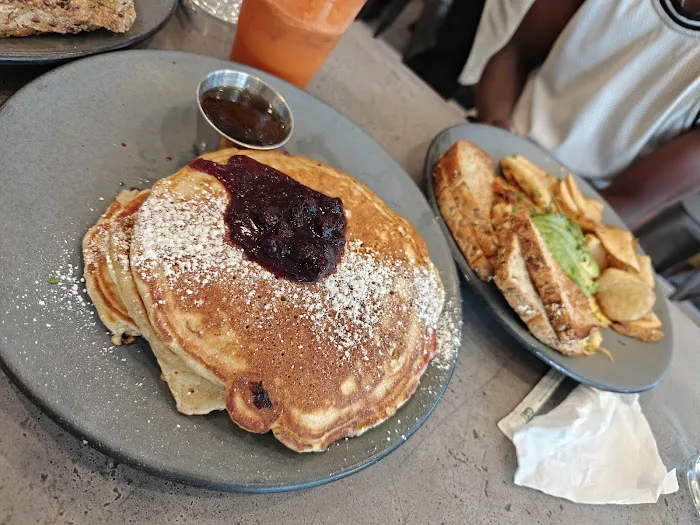 Jackie & Sons Picture 6