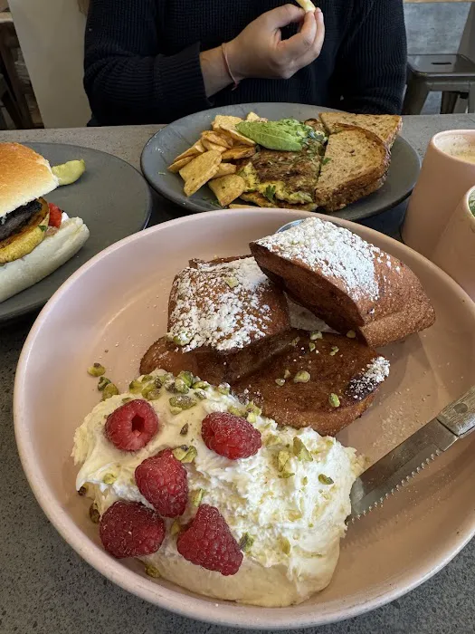 Jackie & Sons Picture 3