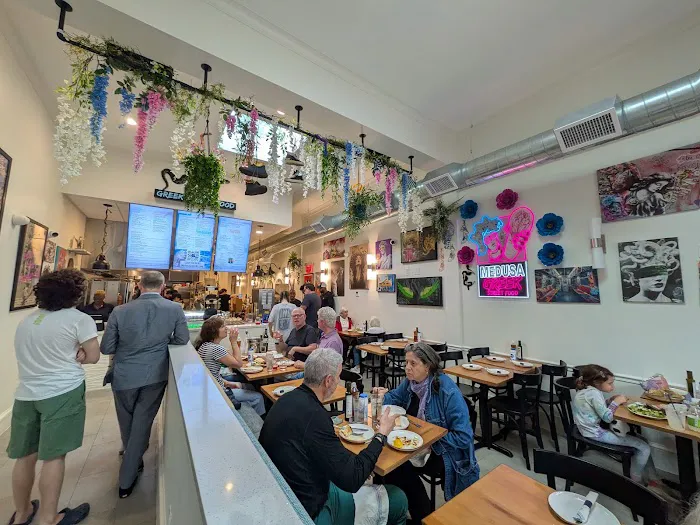 Medusa Greek Street Food Picture 2