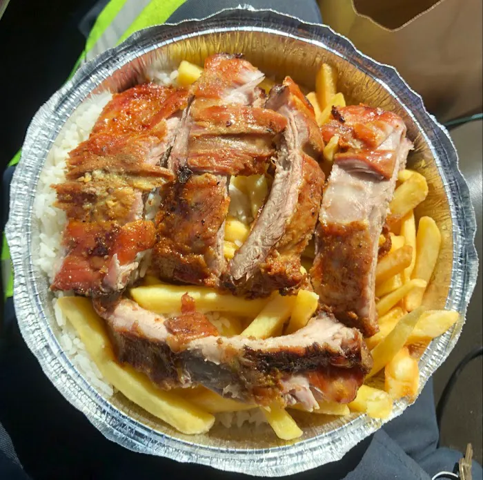 LA GRILL WOOD-FIRED PIZZA & RESTAURANT Picture 9