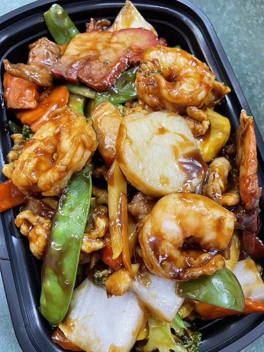 Lotus Oriental Cuisine Picture 1