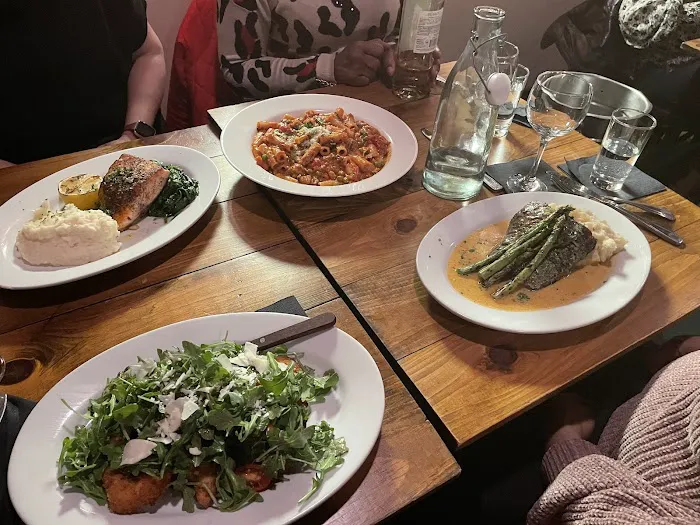 Nicholas Anthony's Family Kitchen Picture 3