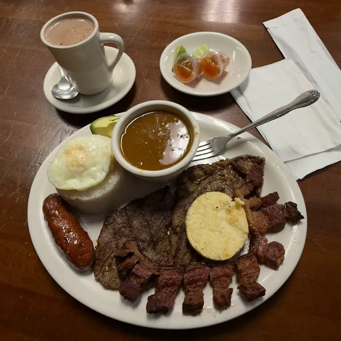 La Tipica Restaurant Picture 10