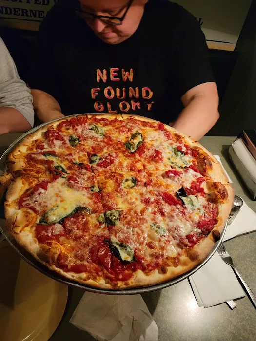 Tommy's Pizzeria & Restaurant Picture 1