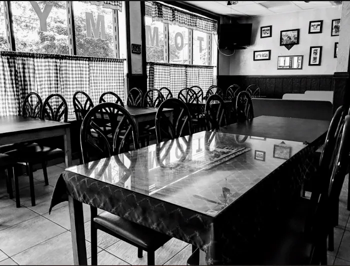 Tommy's Pizzeria & Restaurant Picture 7