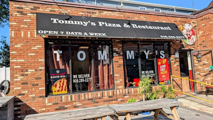 Tommy's Pizzeria & Restaurant Picture 2