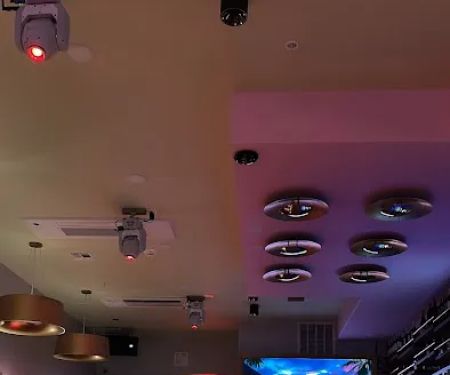 Señoritas Bar De Ellas