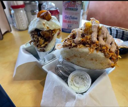 Nicole's Arepas y Sabor