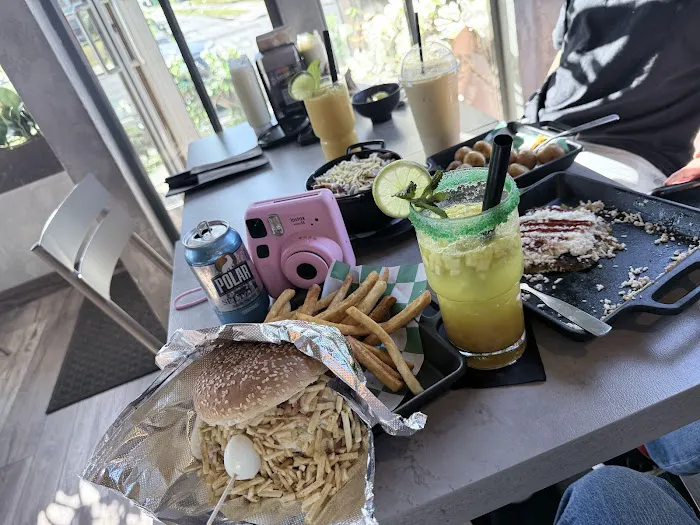 D'Medallo Fast Food Picture 5