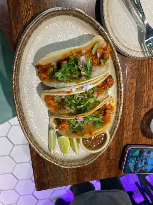 La Kantina Mexican Restaurant & Lounge Picture 9