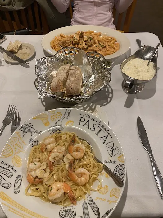 Costa's Restaurant & Pizzeria Picture 3