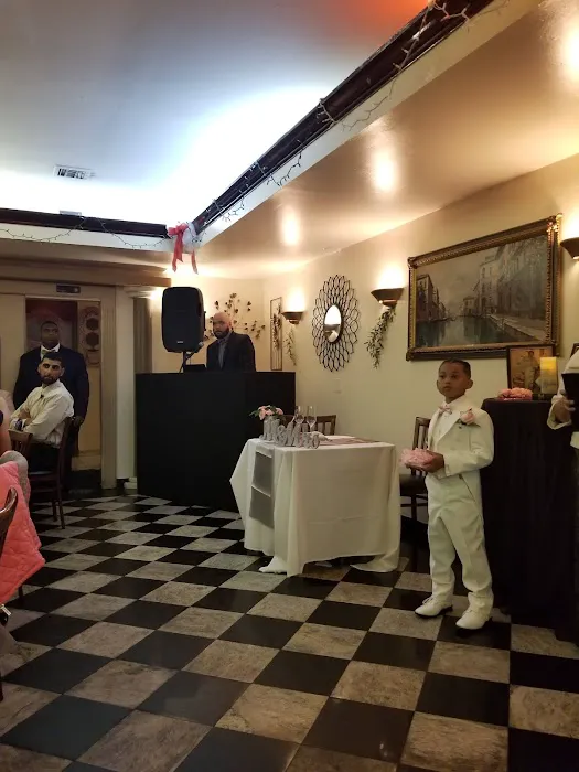 Vintage Italian Restaurant & Catering Picture 3