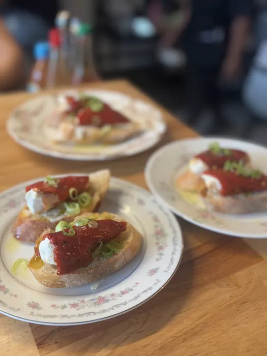 Perla Oyster Bar Picture 3