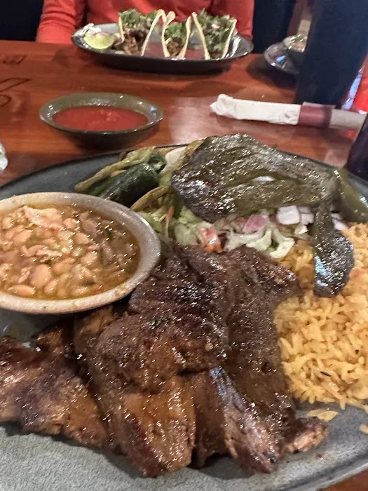 La Chalupa Mexican Restaurant Picture 2