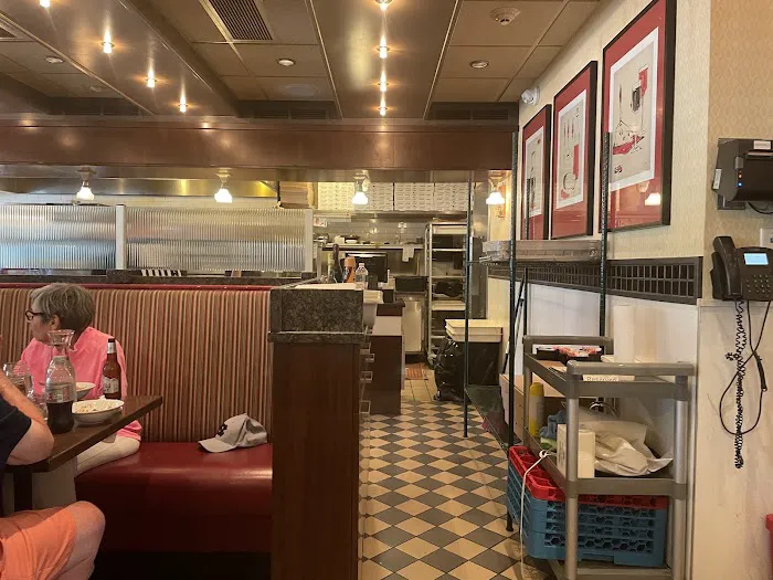 Frank's Pizzeria Picture 4