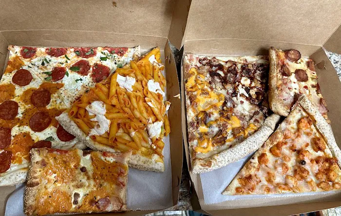 Brooklyn Square Pizza Picture 9