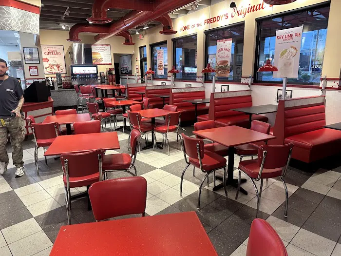 Freddy's Frozen Custard & Steakburgers Picture 4