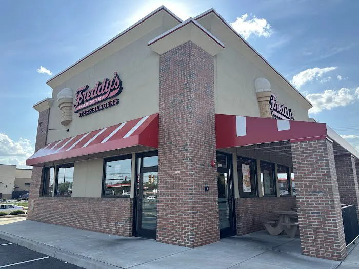 Freddy's Frozen Custard & Steakburgers Picture 10