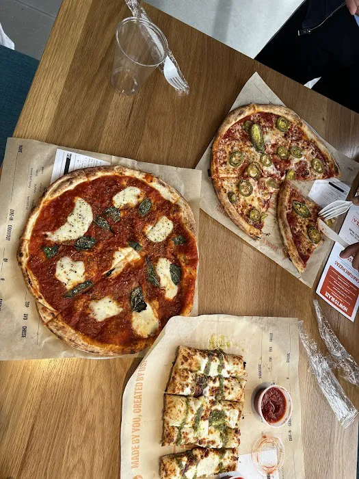 Blaze Pizza Picture 3