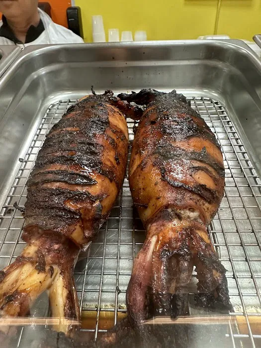 Fiesta Pilipino Restaurant and Groceries Picture 4