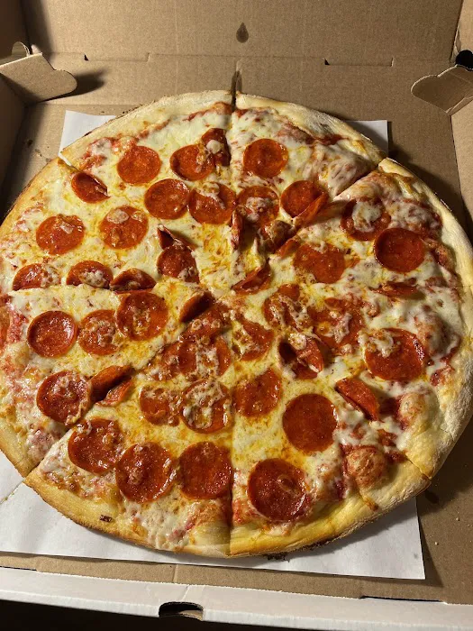 Milanos Pizzeria Picture 4