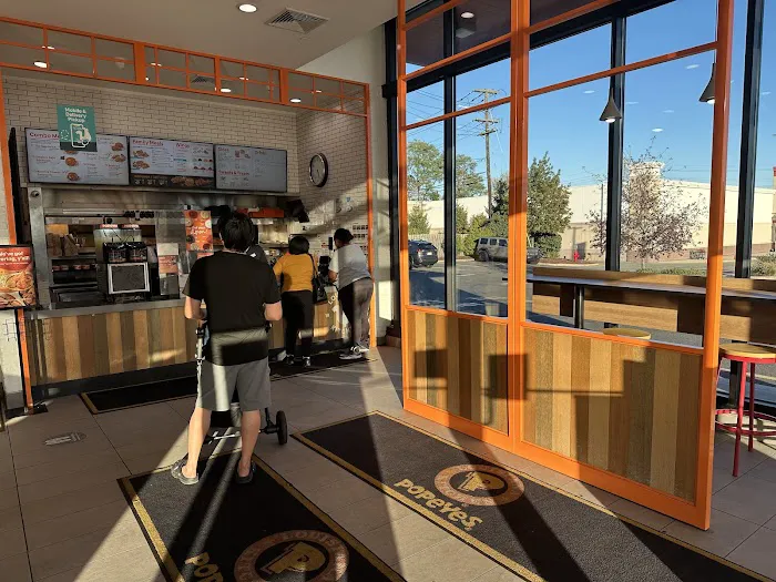 Popeyes Louisiana Kitchen Picture 2