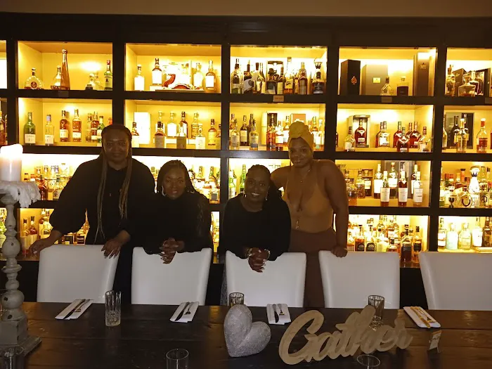 Le Malt Lounge Picture 6