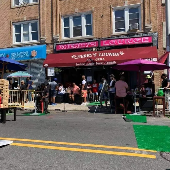 Cherry's Lounge Picture 5