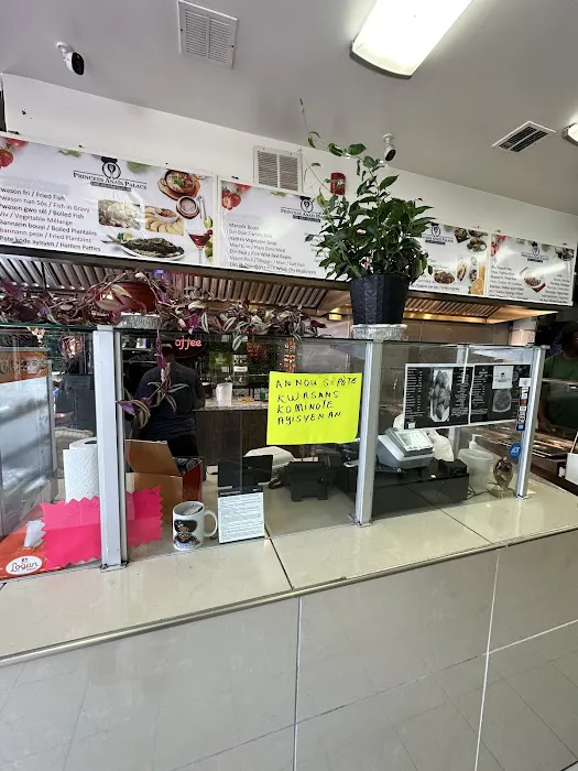 Princess Anaïs Palace Haïtian Restaurant Picture 4