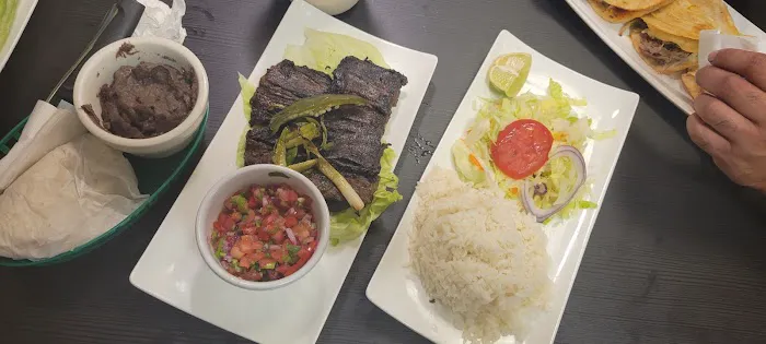 Chapin Restaurant & Bakery Picture 5