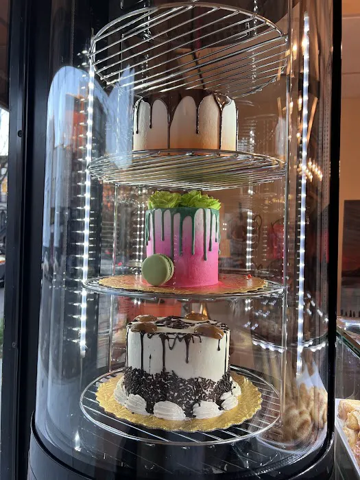 Chapin Restaurant & Bakery Picture 3