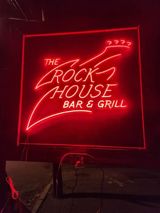the Rock House bar and grill Picture 9