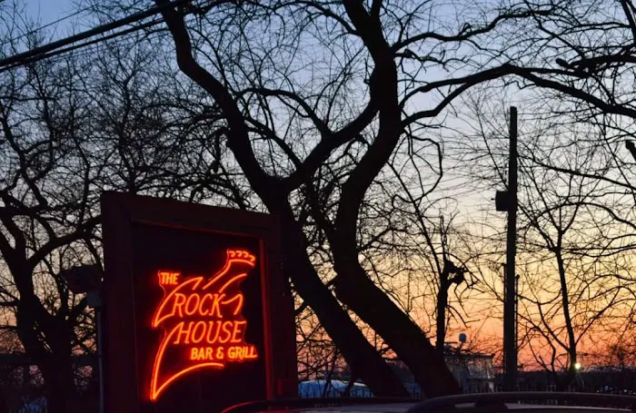 the Rock House bar and grill Picture 7