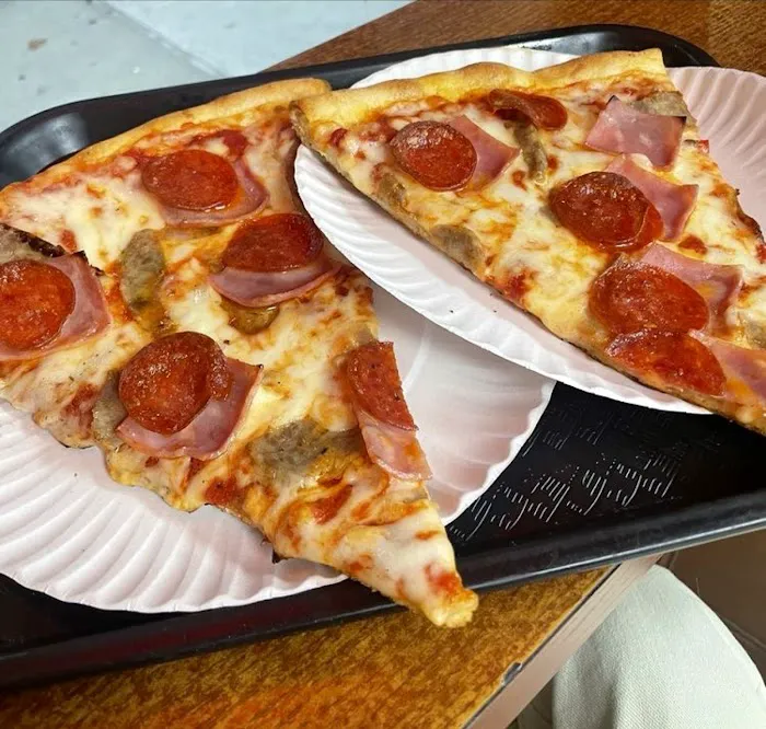 Gino's Villa Monte Pizzeria Picture 4