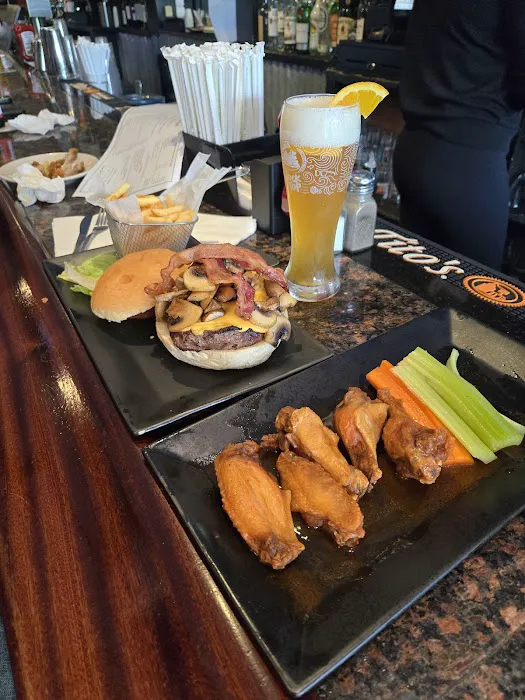 W's Bar And Grill Picture 2