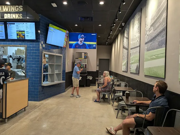 Buffalo Wild Wings 'GO' Picture 3