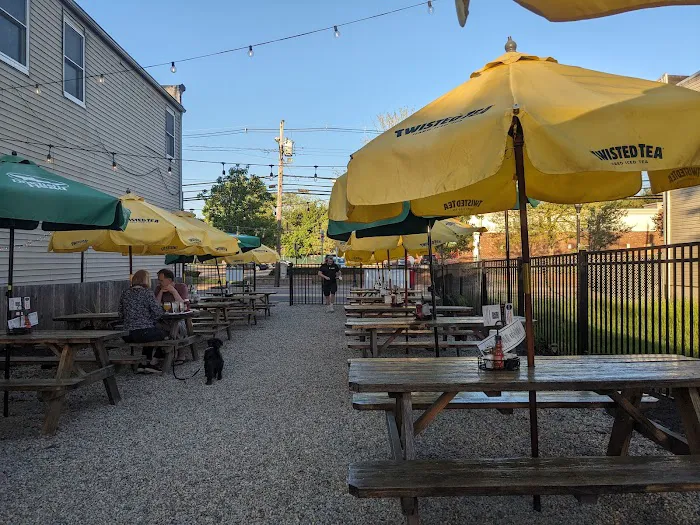 Kitchen and Beer Bar Picture 8