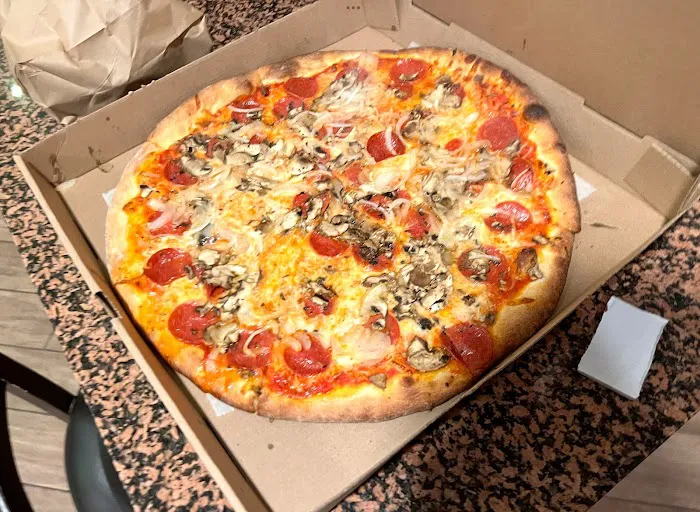 Roma Pizzeria & Restaurant Picture 3