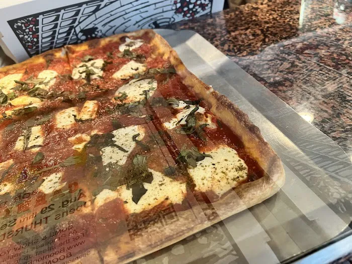 Roma Pizzeria & Restaurant Picture 4