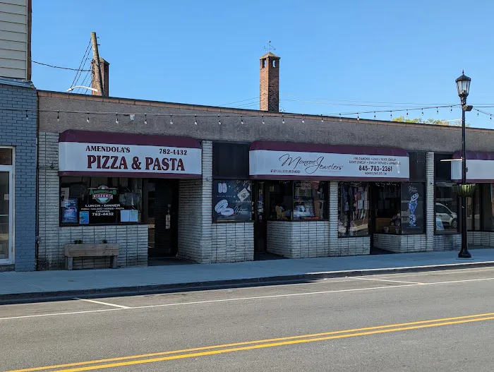 Amendola's Pizzeria & Restaurant Picture 6