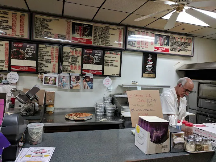 Amendola's Pizzeria & Restaurant Picture 2