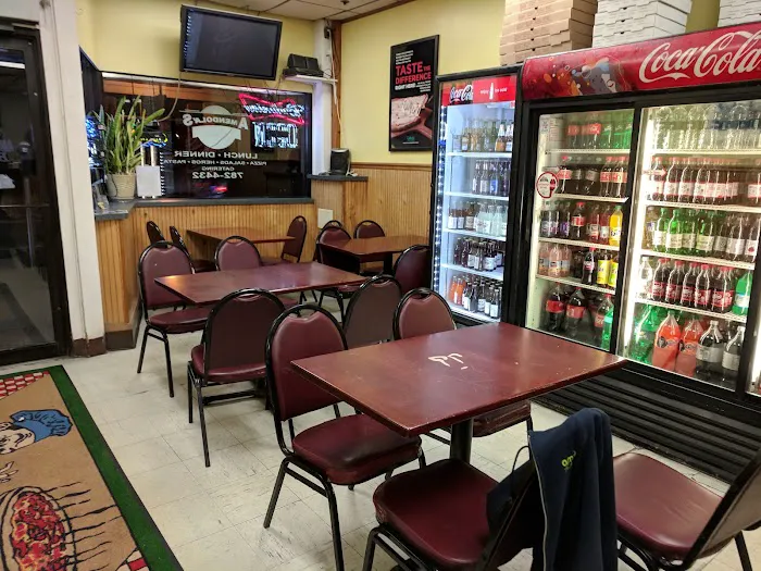 Amendola's Pizzeria & Restaurant Picture 10