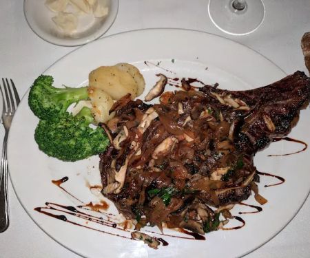 La Piazza Wine & Martini Bar and Lounge