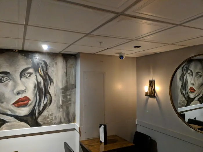 La Piazza Wine & Martini Bar and Lounge Picture 8