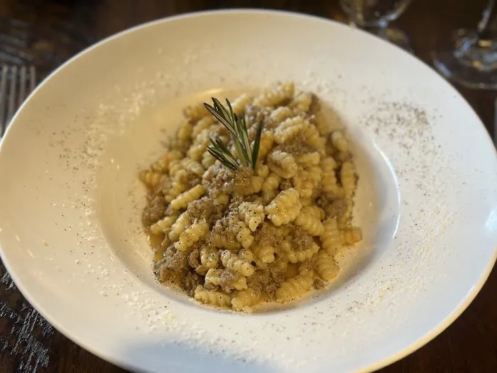 100 Main Restaurant Picture 3