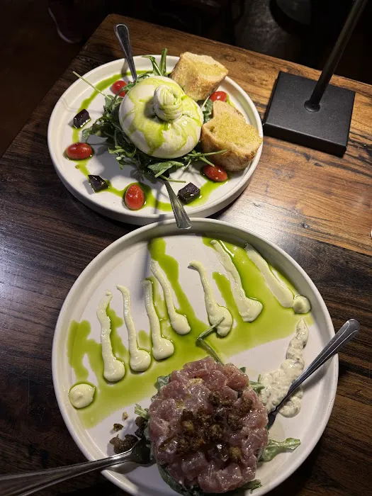 100 Main Restaurant Picture 7